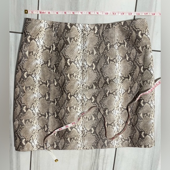 Wild Honey Mini Skirt Gray & Ivory Vegan Snakeskin Leather | Size Large - Picture 8 of 13
